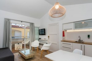 Cales de Ponent Apartments, Santandría, Minorca